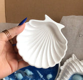 Shell-shaped candle concrete