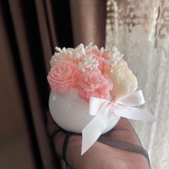 فازة ورود شمعية معطرة