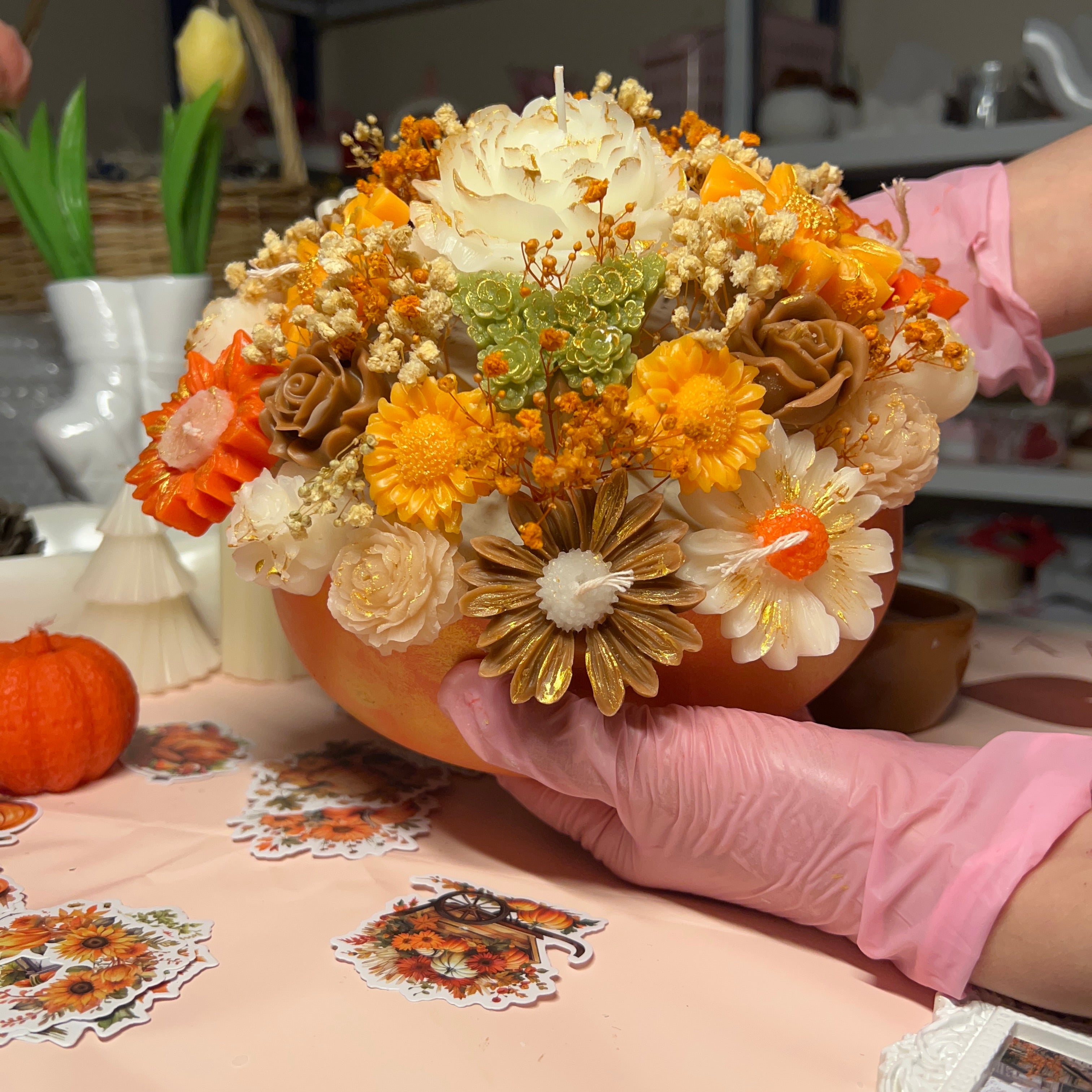 مزهرية حجم كبير بالشمع المعطر و الورود المجففة