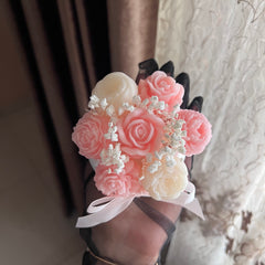 فازة ورود شمعية معطرة