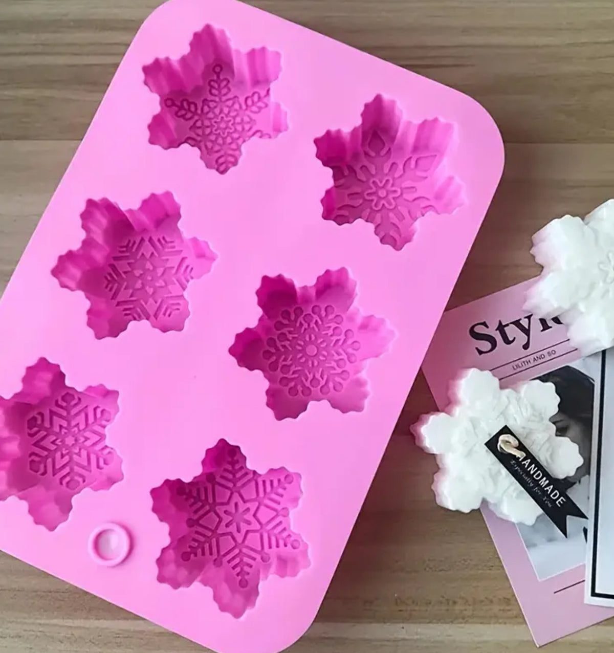 6 different mold of snowflakes